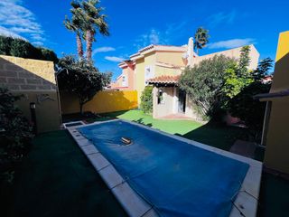 Chalet en Monte y Mar. Chalet adosado en venta en gran alacant  avenida escandinàvia