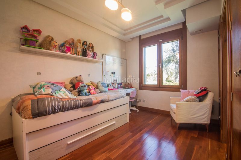 Foto 3fd8bea8-62b8-49a2-a097-2698f122b957. Xalet amb aparcament piscina a Las Bayas Elche / Elx