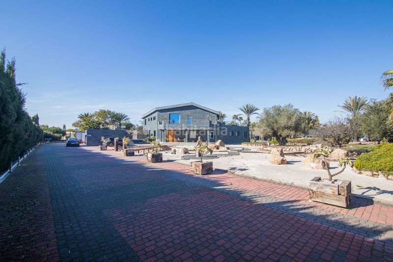 Foto 461e4808-3ffd-4649-aa4d-82349b58b080. Xalet amb aparcament piscina a Las Bayas Elche / Elx