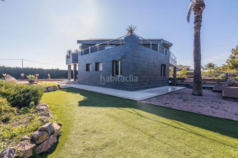 Foto 50d7698b-cb20-4a96-99e6-2519b3acd76a. Xalet amb aparcament piscina a Las Bayas Elche / Elx