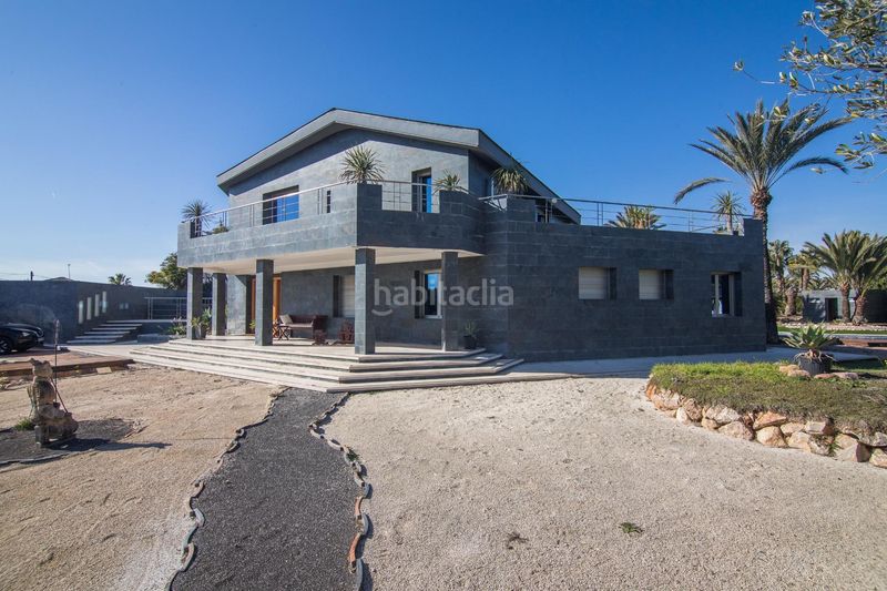 Foto 7c02a1e7-1630-4370-8df0-f0572faa8856. Xalet amb aparcament piscina a Las Bayas Elche / Elx