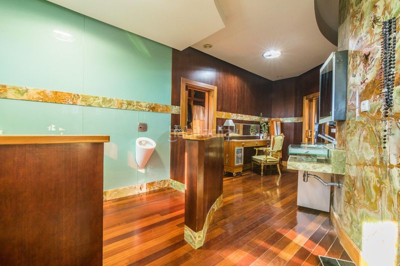 Foto fd5efea2-74eb-4f90-bfe0-a4032ab23255. Xalet amb aparcament piscina a Las Bayas Elche / Elx