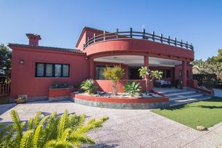 Xalet en Las Bayas. Chalet independiente en elche, zona la baya alta.