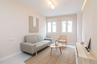 Rent Flat in Centro. Piso recien reformado en pleno centro de elche, junto a la glori