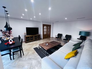 Flat in Centro. Amplio piso en venta en centro de elche