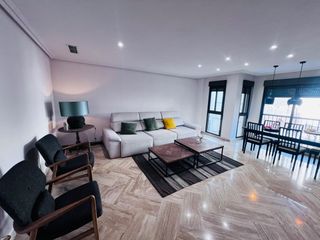 Flat in Centro. Amplio piso en venta en centro de elche