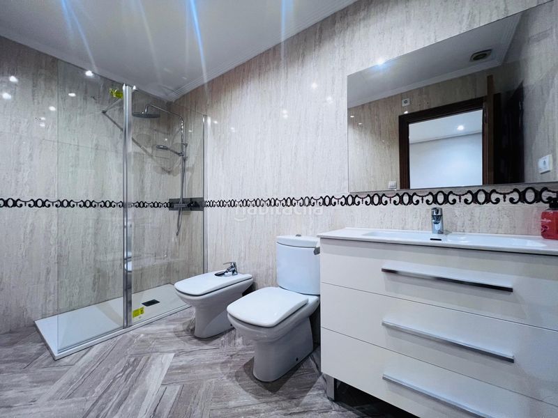 Foto bc356904-8174-4e59-b28f-bc3f36f1f97a. Piso amplio piso en venta en Centro de elche en Centro Elche / Elx