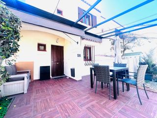 Casa adossada a Gran Vista-Olivo de Oro. Vivienda a la venta en la urbanización el faro, gran alacant.