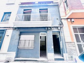 Edifici a Playa Levante. Oportunidad única de inversión en santa pola edificio para refor
