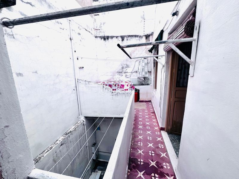 Foto b08dd5fe-b3ec-4972-8b8c-cde6fc3ba8a8. Edificio oportunidad única de inversión edificio para reformar en Santa Pola