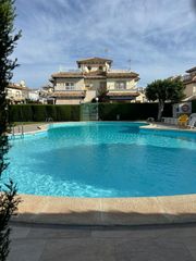 Duplex in El Acequión. Amplio dúplex en residencial cerrrado con acceso exclusivo