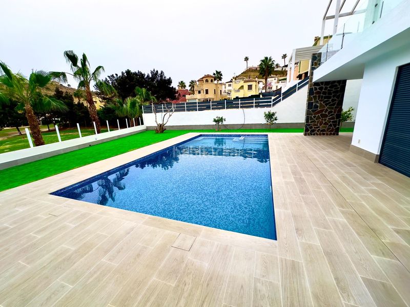 Foto 6964945e-f53d-4242-b619-edf340cbae9d. Chalet villa de lujo primera línea de golf en La Marquesa Rojales