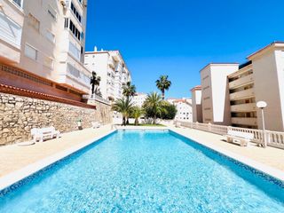 Apartamento en Los Arenales del Sol. Apartamento con vistas al mar en urbanización con piscina en are