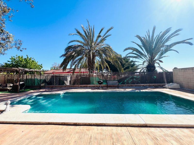 Foto 729d8dab-ff9c-4a7b-9442-630f3623f03b. Xalet amb calefacció aparcament piscina a Valverde Elche / Elx