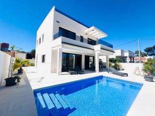 Chalet en Buenavista. Chalet independiente en la marina