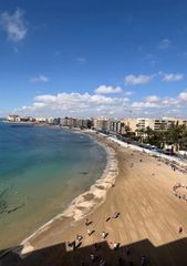 Apartament a Zona Playa de los Locos. Joya frente al mar apartamento reformado con vistas panorámicas