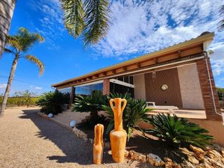Xalet a Molins - Campanete - San Bartolomé. Chalet independiente con piscina, jacuzzi en jacarilla.