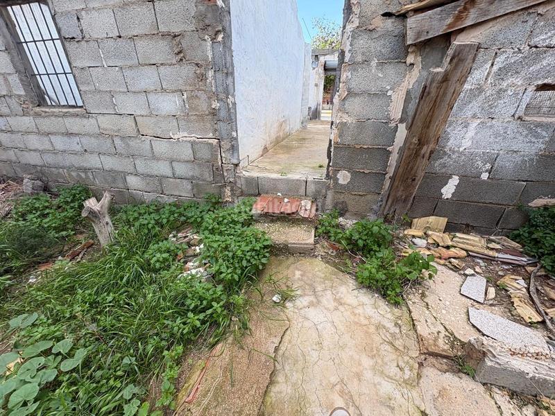 Foto 5a102a05-2c12-48ed-8356-e3464678b23c. Terrain résidentiel dans avenida sant andreu-la hoya 21 dans Elche / Elx