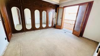 Etagenwohnung in La Foia - Daimés - Asprella. Amplia vivienda con solarium en calle tranquila.