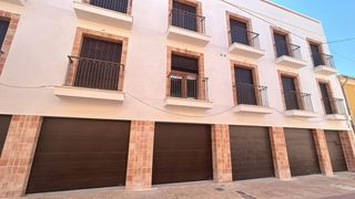 Apartament a Hondón de las Nieves. Moderno apartamento en hondón de las nieves con vistas a la mont