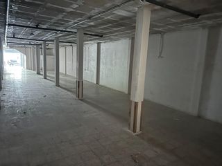 Local Comercial a Sector V. Amplio local comercial en elche, ideal para inversión