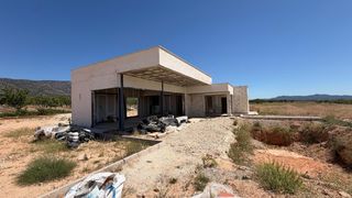 Chalet in Pinoso. Chalet en fase de construcción,  en pinoso.