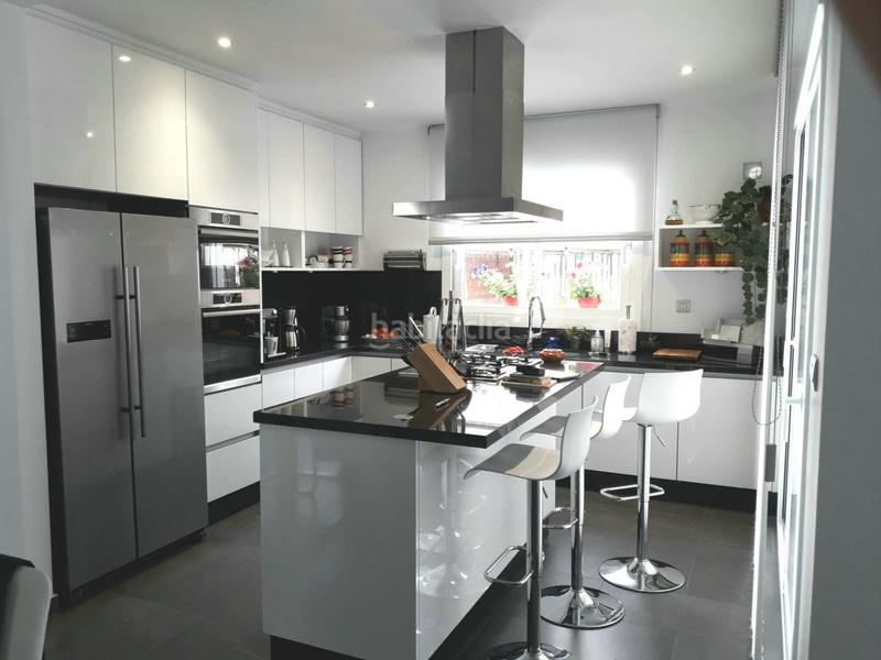 Foto c4ea1538-e89a-4e5f-aed2-438be6314783. Chalet mit parking pool in La Portalada Elche / Elx