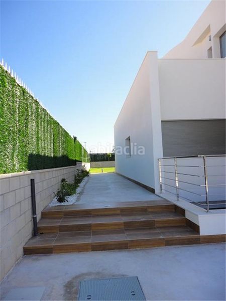 Foto f25e7012-7e3a-4e89-86ad-504b0c2eb26a. Xalet amb calefacció aparcament piscina a Peña de las Águilas Elche / Elx