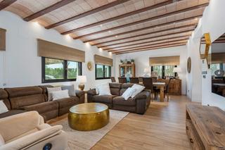 Xalet a Las Bayas. Chalet de diseño con espectaculares jardines