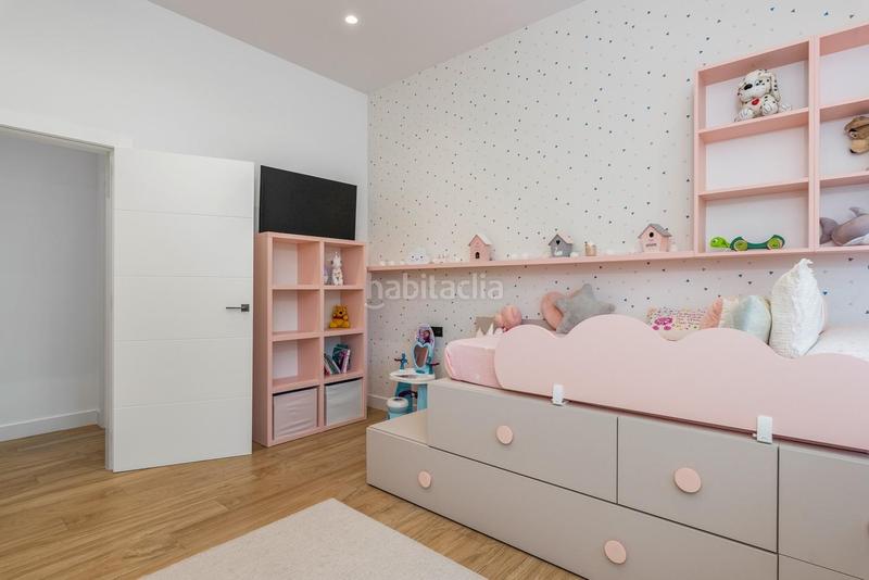 Foto 1138bf66-f70d-48a1-a157-a37313765e3e. Chalet  de diseño con espectaculares jardines en Elche / Elx