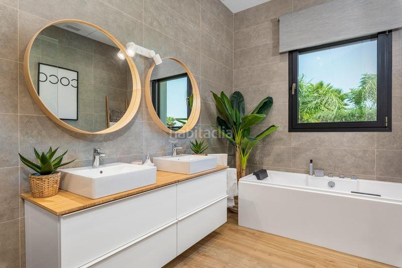 Foto 7fa9fa1d-402b-425e-92dd-88d0aa6a84a6. Chalet  de diseño con espectaculares jardines en Elche / Elx