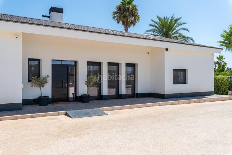 Foto 9a40aa86-9b07-4c4c-998f-f2bd39cb8533. Chalet  de diseño con espectaculares jardines en Elche / Elx