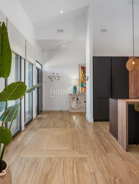 Foto cac6d7b1-dab0-4953-948b-473819132ffe. Chalet  de diseño con espectaculares jardines en Elche / Elx