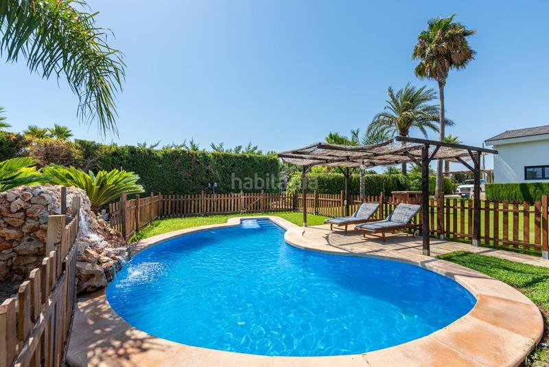 Foto d3e91f65-48d3-412b-a772-f4fa50e81bd7. Chalet  de diseño con espectaculares jardines en Elche / Elx