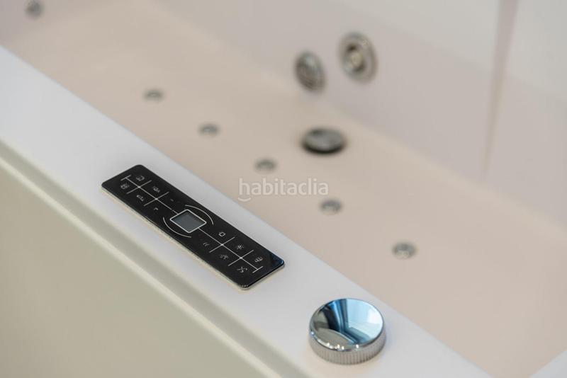 Foto fc30aac9-c0be-4534-a1ed-5c9acc75e598. Chalet  de diseño con espectaculares jardines en Elche / Elx