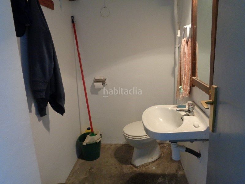 Foto bfb9a50f-df54-40cc-85b6-e37bde6b1894. Local comercial a Valls