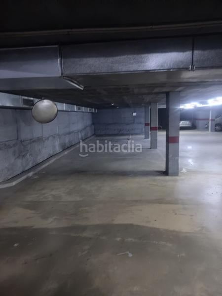 Foto b76d998d-3828-4abb-b37b-98ceb4246241. Parking coche en Valls