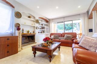 House  Cavet