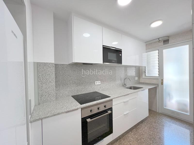 Foto cdc7b7bf-7d9c-4009-bad9-86560668e361. Alquiler ático en Llevant Reus