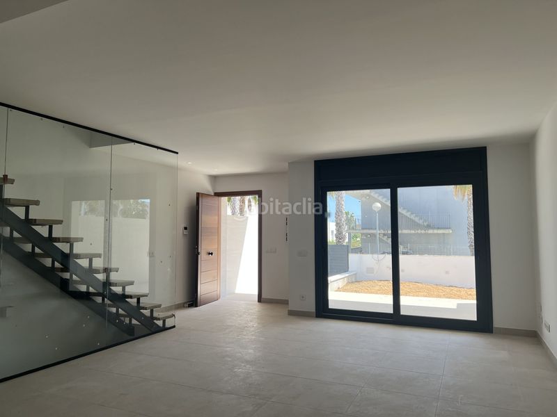 Foto 350ffdfa-aee0-4fc9-9331-c35a8844537e. Casa adossada amb calefacció aparcament piscina a Altafulla