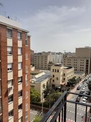 Miete Etagenwohnung in Hospital - Plaza del Real. Piso centrico en alquiler