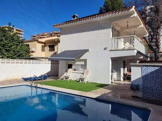 Chalet à Heliópolis. Chalet independiente en benicasim