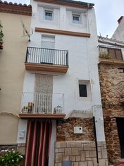 Rent House  Pany de dalt 23. Alquiler casa en benassal calle alta 23