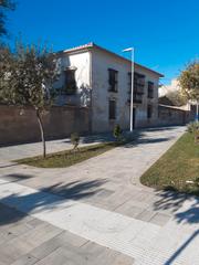 Xalet en Centro. Gran casa  para invertir