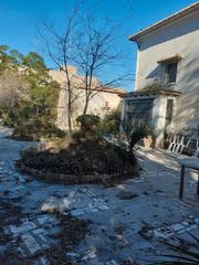 Chalet à Centro. Gran casa  para invertir