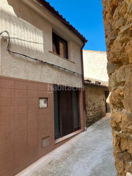 Foto 654cea9e-33ac-4a98-bb31-bfb67b555a4e. Casa en carrer mur 23 casa en venta en benassal junto a la torre redonda en Benasal