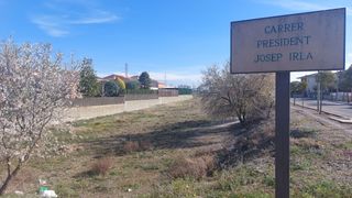 Area edificabile urbana in Avinguda de la segarra. 5 parcelas de uso residencial con todos los servicios