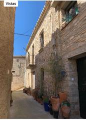 Masia a Carrer castell 11. Casa de pueblo