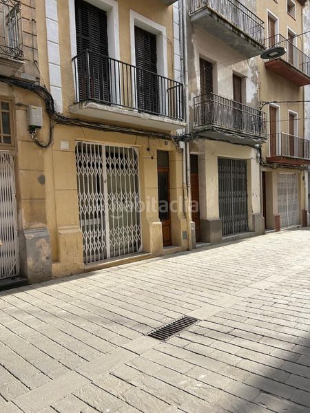 Foto a0cac26a-f41d-4aa0-a4c7-281dddc7d133. Casa en carrer de sió 16 edificio con división horizontal y múltiples posibilidades en el centro en Agramunt