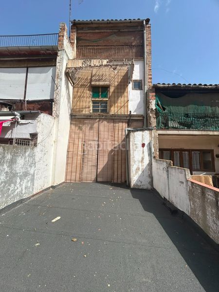 Foto ec945d34-0314-44b7-ac12-8f1b8ef30a8c. Casa en carrer de sió 16 edificio con división horizontal y múltiples posibilidades en el centro en Agramunt